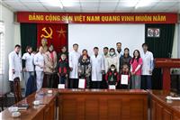 THĂM KHÁM BỆNH NHI ĐƯỢC TÀI TRỢ CHI PHÍ PHẪU THUẬT VÀ ĐIỀU TRỊ CỦA QUỸ VÌ TẦM VÓC VIỆT